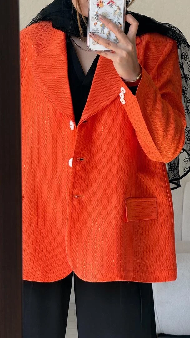 کت ژینا نارنجی